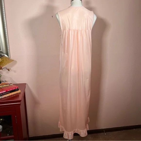 Vintage 50 60 Retro Cottagecore Floral Embroidery Peach Pastel Long Nightgown - Picture 10 of 16